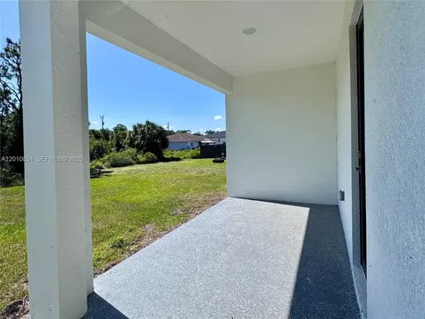 819 Eisenhower Boulevard Lehigh Acres FL 33974