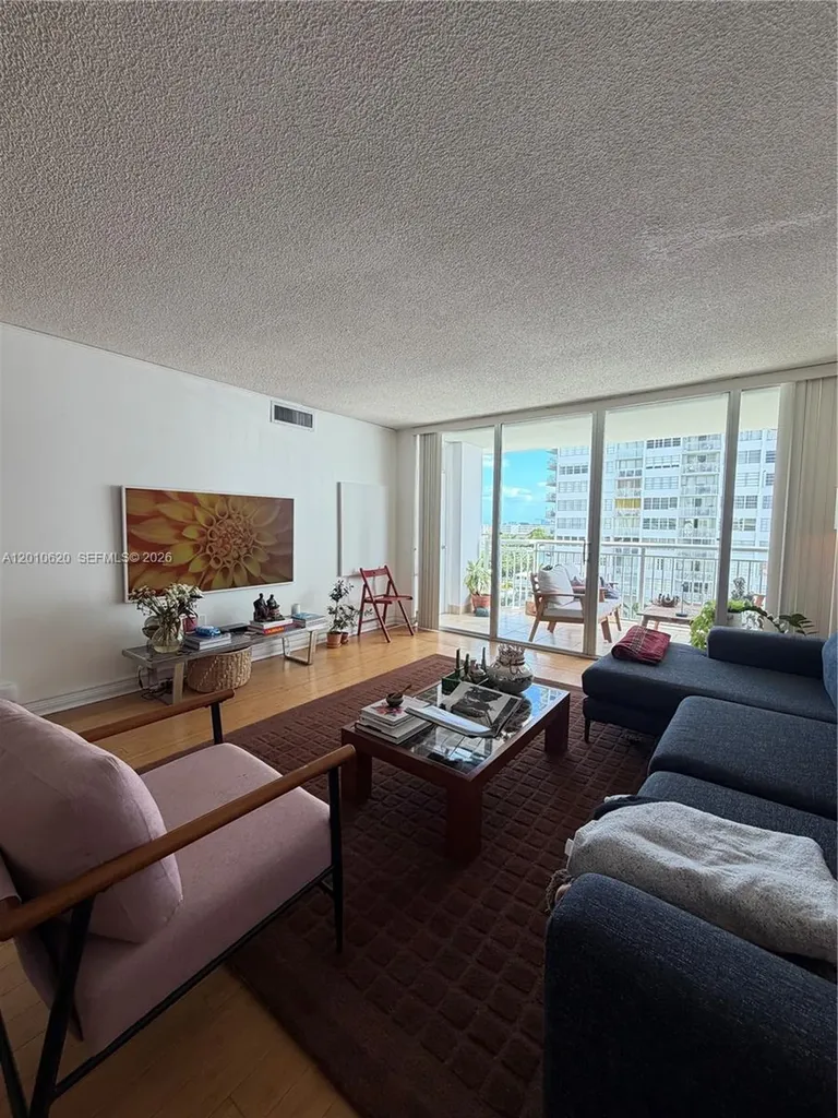 18061 Biscayne Boulevard Aventura FL 33160