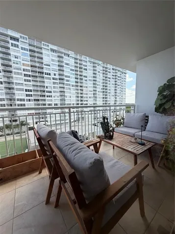 18061 Biscayne Boulevard Aventura FL 33160