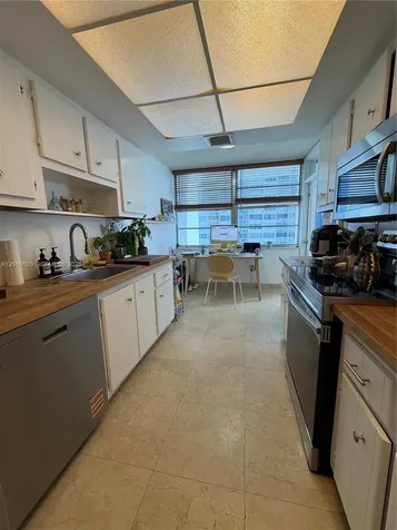 18061 Biscayne Boulevard Aventura FL 33160