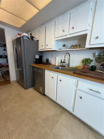 18061 Biscayne Boulevard Aventura FL 33160
