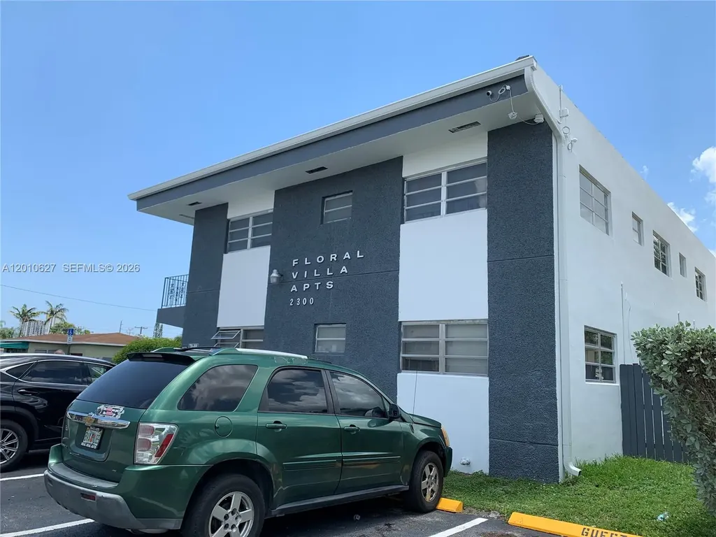 2300 Pierce Street Hollywood FL 33020