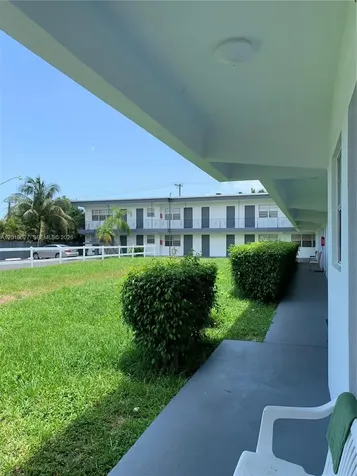 2300 Pierce Street Hollywood FL 33020