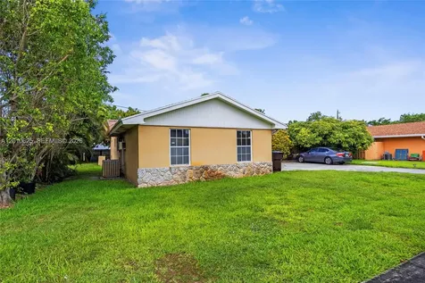 1831 Hiltonia Circle West Palm Beach FL 33407