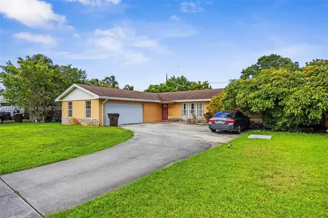 1831 Hiltonia Circle West Palm Beach FL 33407