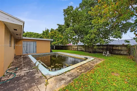 1831 Hiltonia Circle West Palm Beach FL 33407