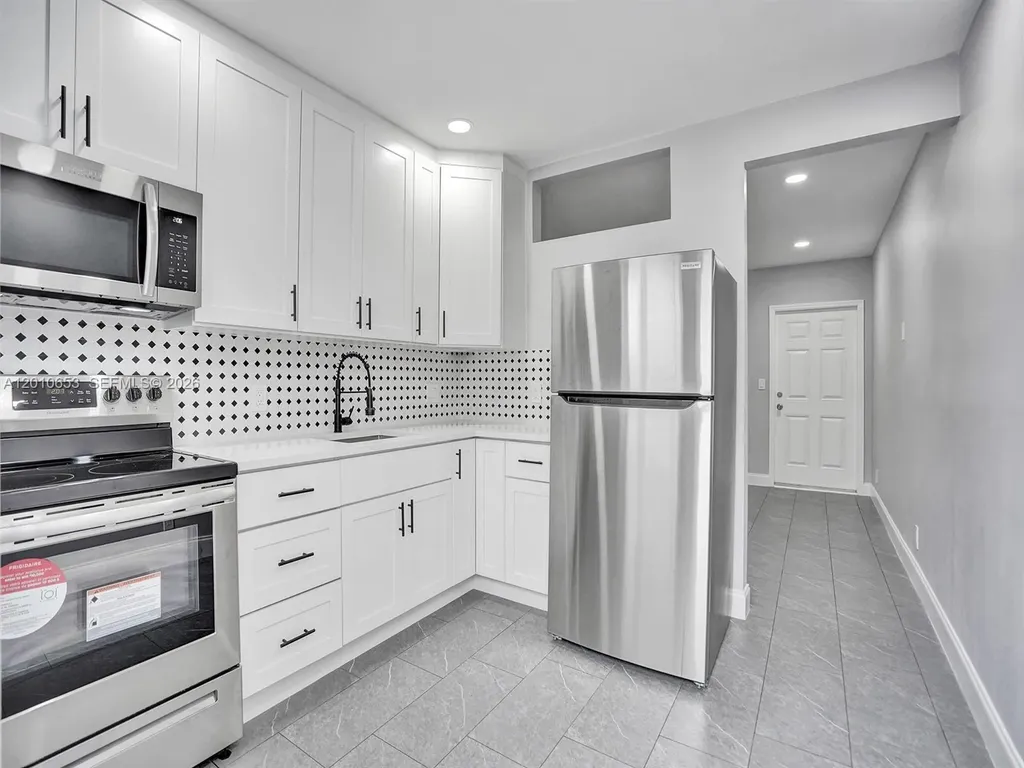 951 SW 30th Street Fort Lauderdale FL 33315