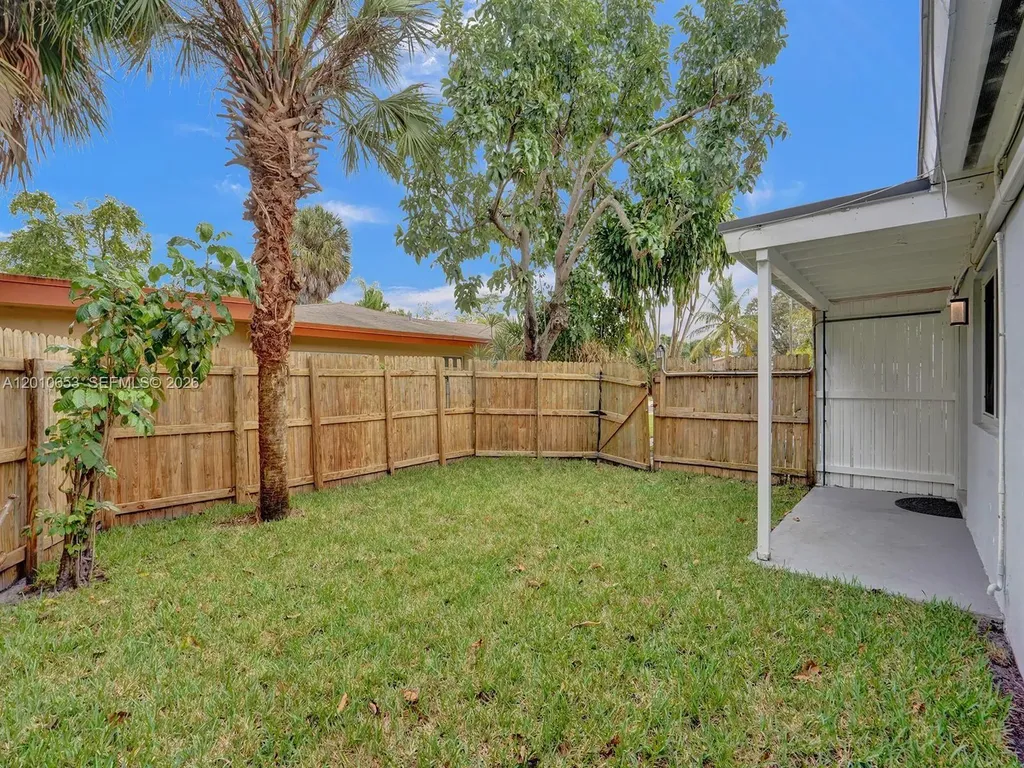 951 SW 30th Street Fort Lauderdale FL 33315
