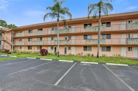 5950 Del Lago Circle Sunrise FL 33313