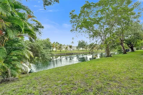 5950 Del Lago Circle Sunrise FL 33313
