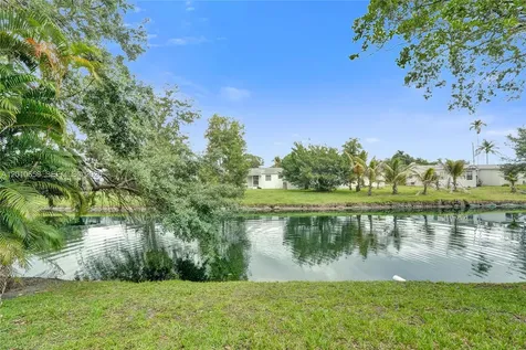 5950 Del Lago Circle Sunrise FL 33313