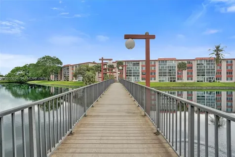 5950 Del Lago Circle Sunrise FL 33313