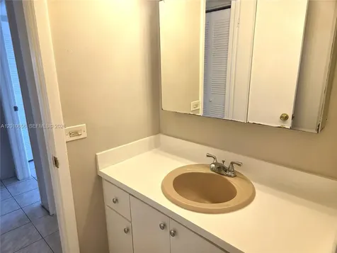 4670 W 13th Lane Hialeah FL 33012