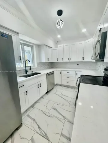 15925 NE 18th Avenue North Miami Beach FL 33162