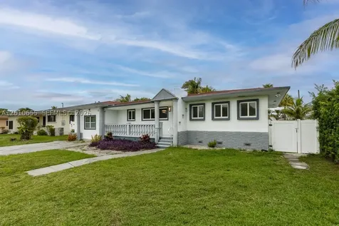 15925 NE 18th Avenue North Miami Beach FL 33162