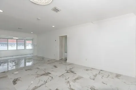 15925 NE 18th Avenue North Miami Beach FL 33162