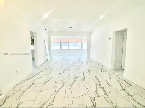 15925 NE 18th Avenue North Miami Beach FL 33162