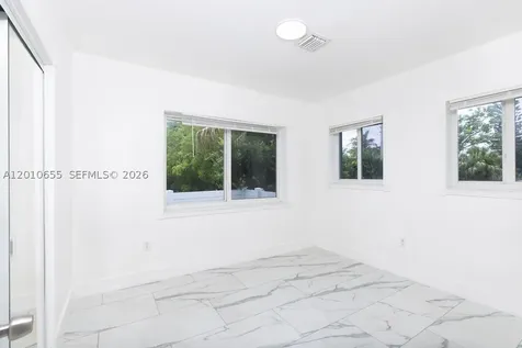 15925 NE 18th Avenue North Miami Beach FL 33162
