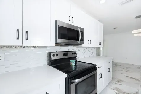 15925 NE 18th Avenue North Miami Beach FL 33162