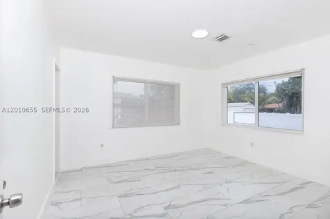 15925 NE 18th Avenue North Miami Beach FL 33162