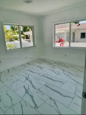 15925 NE 18th Avenue North Miami Beach FL 33162