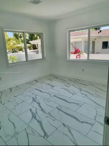 15925 NE 18th Avenue North Miami Beach FL 33162