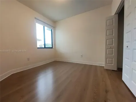 4906 NW 83rd Path Doral FL 33166