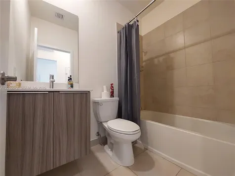 4906 NW 83rd Path Doral FL 33166