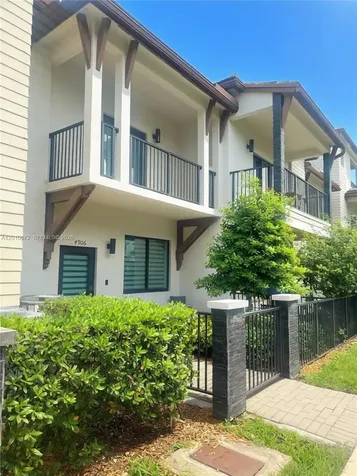 4906 NW 83rd Path Doral FL 33166