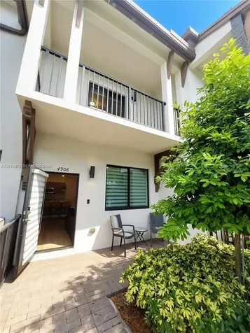 4906 NW 83rd Path Doral FL 33166