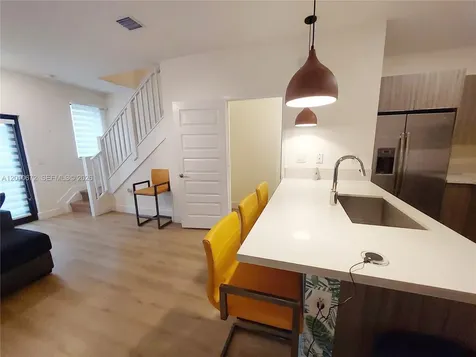 4906 NW 83rd Path Doral FL 33166