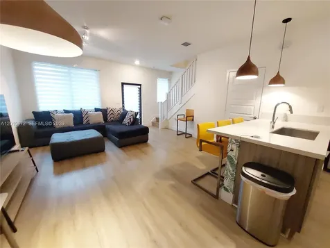 4906 NW 83rd Path Doral FL 33166