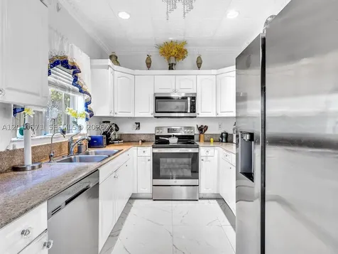 7659 N Stonecreek Circle Davie FL 33024