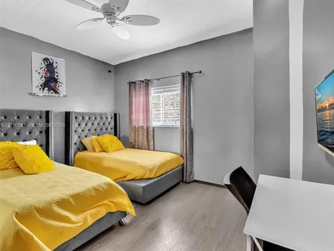 7659 N Stonecreek Circle Davie FL 33024