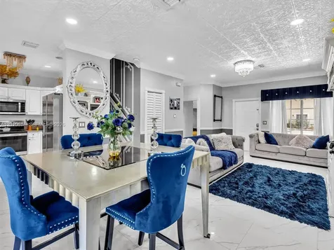 7659 N Stonecreek Circle Davie FL 33024