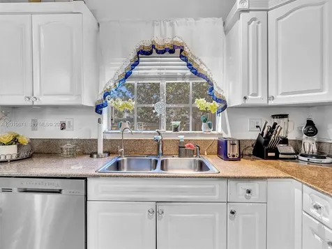 7659 N Stonecreek Circle Davie FL 33024