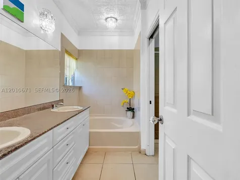 7659 N Stonecreek Circle Davie FL 33024