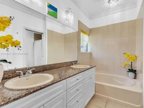 7659 N Stonecreek Circle Davie FL 33024