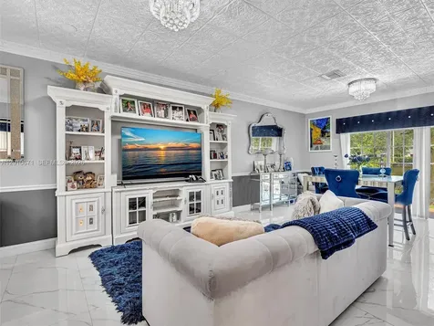 7659 N Stonecreek Circle Davie FL 33024