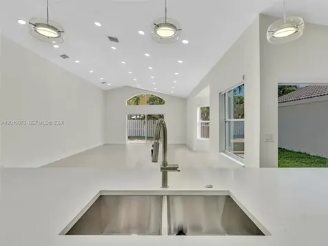 3863 SW 53rd Place Hollywood FL 33312