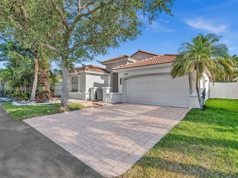 3863 SW 53rd Place Hollywood FL 33312