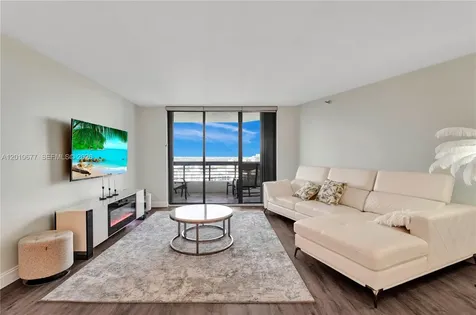 3500 Mystic Pointe Drive Aventura FL 33180
