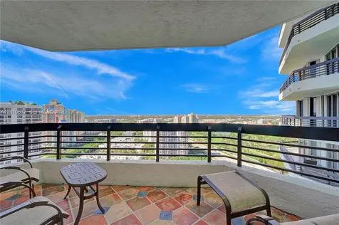 3500 Mystic Pointe Drive Aventura FL 33180