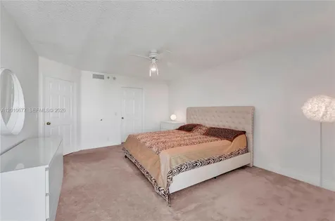 3500 Mystic Pointe Drive Aventura FL 33180