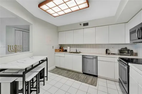 3500 Mystic Pointe Drive Aventura FL 33180