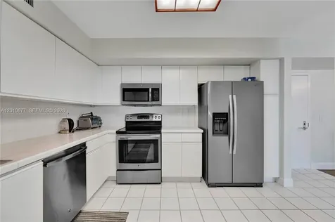 3500 Mystic Pointe Drive Aventura FL 33180