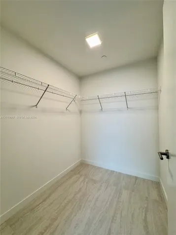 77 SE 5th Street Miami FL 33131