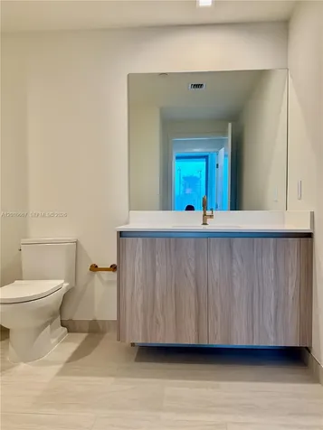 77 SE 5th Street Miami FL 33131