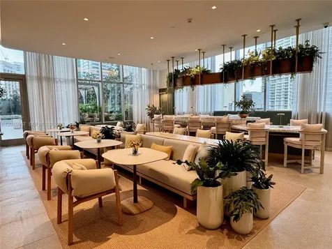 77 SE 5th Street Miami FL 33131