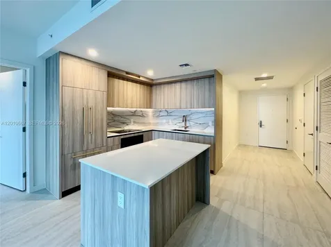77 SE 5th Street Miami FL 33131